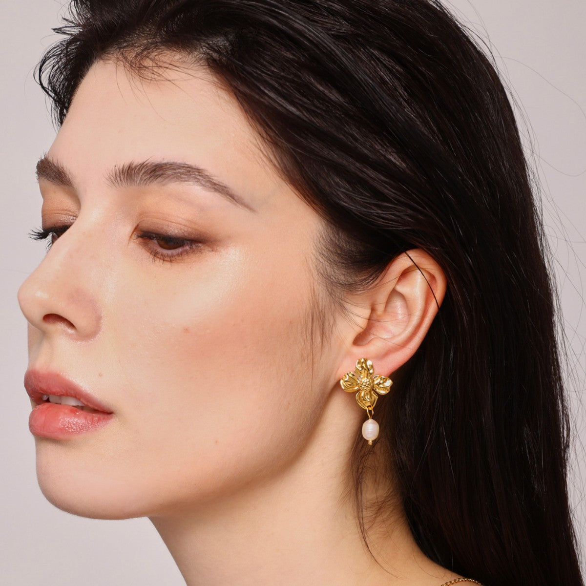 Boucles d'oreilles pendantes en perles d'eau douce et pétales