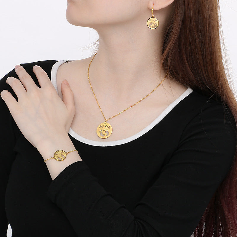 Tainless Steel Round Pendant Mom Letter Footprint Pattern Necklace