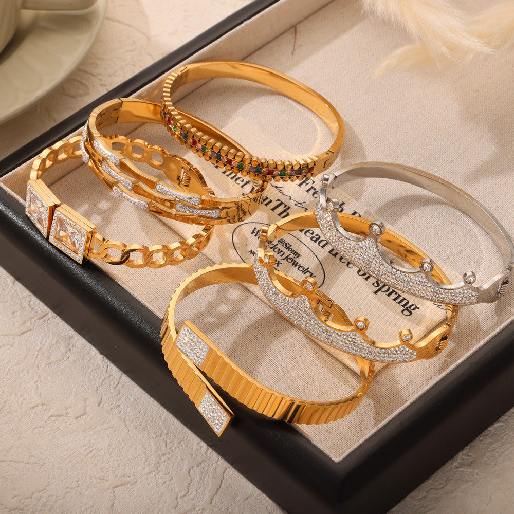 British Style Retro 18K Gold PVD Stainless Steel Bracelet