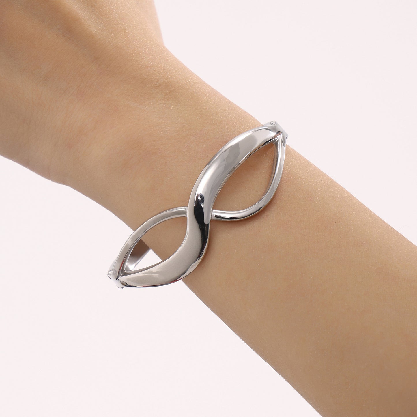 Stainless Steel Figure 8 Curve Design Bracelet