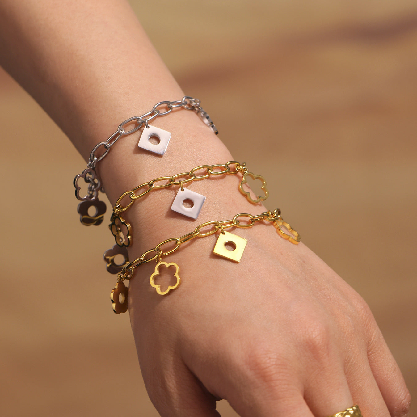 Stainless Steel Flower Polished Charm Bracelet