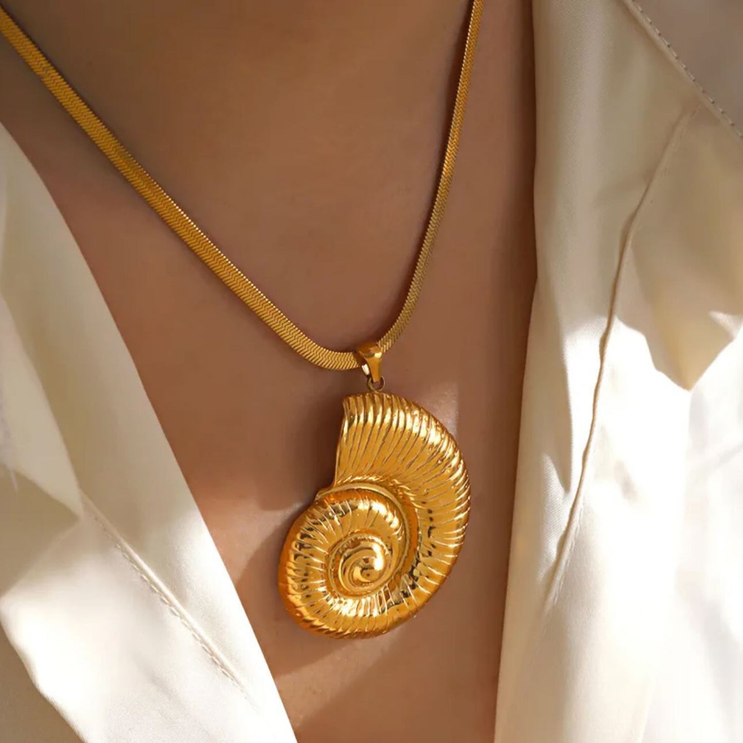 Stainless Steel Conch Pendant Snake Chain Necklace