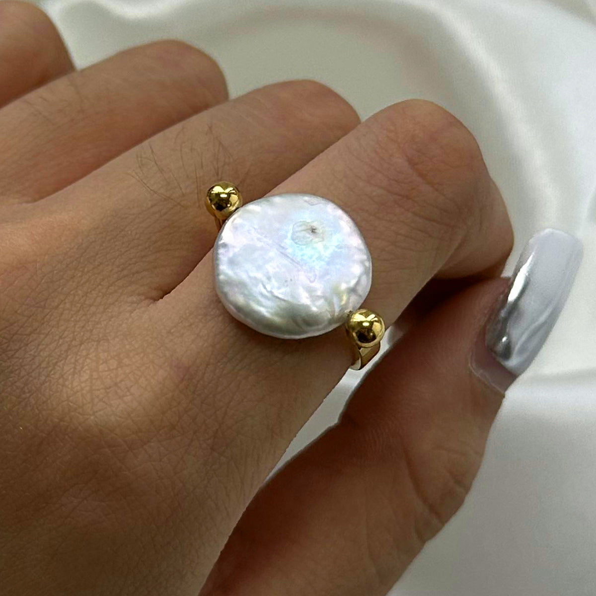 Stainless Steel Button Pearl Smooth Ring