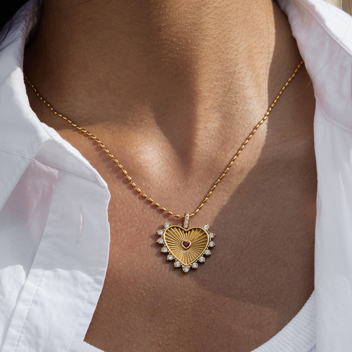 Stainless Steel Inlaid CZ Heart-shaped Pendant Necklace