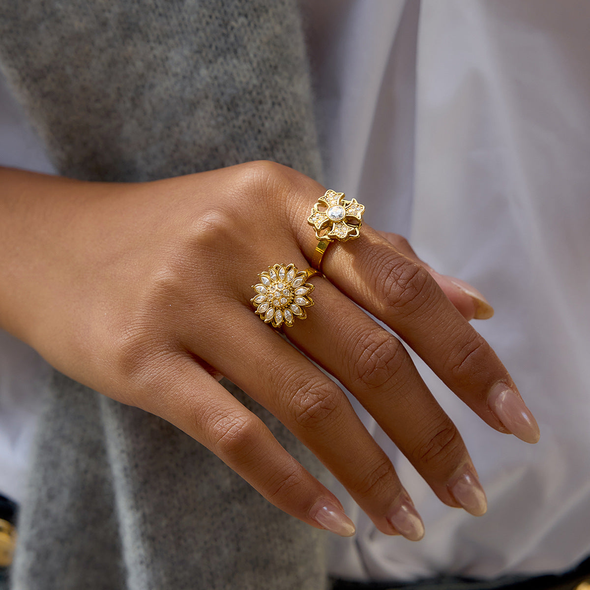 Stainless Steel CZ Decompression Rotating Flower Ring