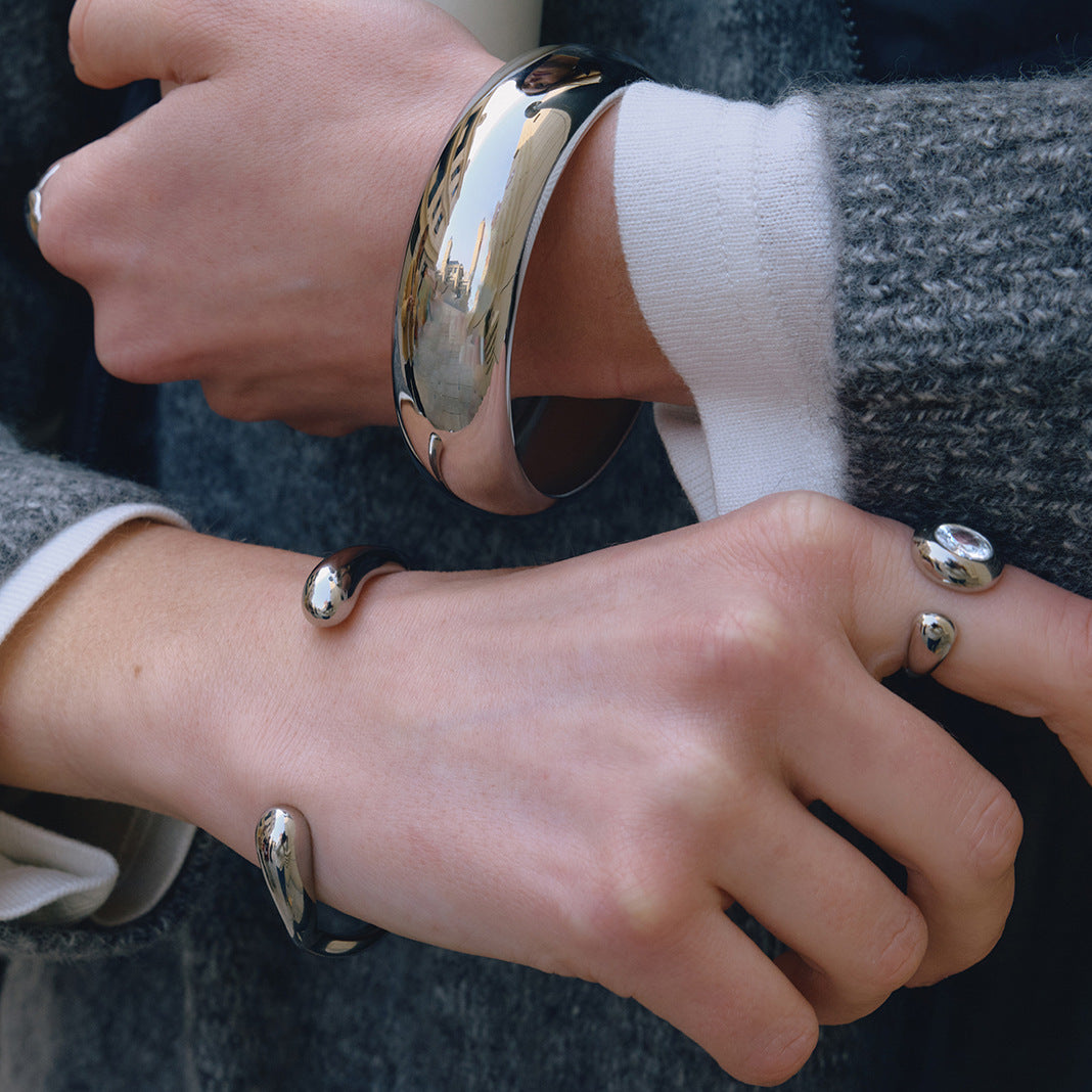 18K Gold PVD Stainless Steel Loach-shaped Bracelet