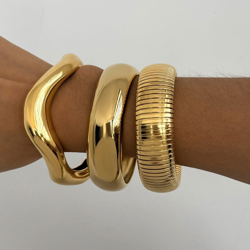 18K Gold PVD Stainless Steel Loach-shaped Bracelet
