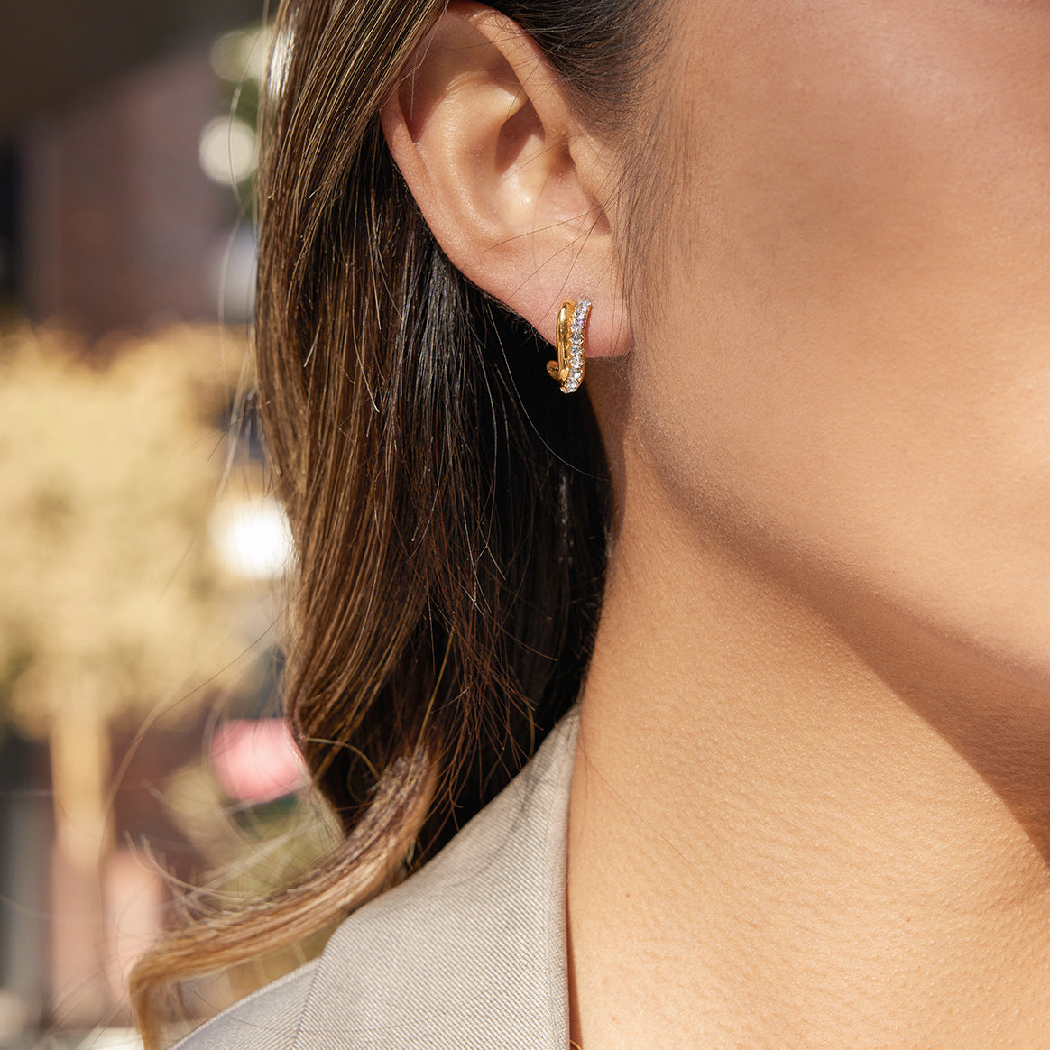 Stainless Steel Wavy C-shaped Stud Earrings
