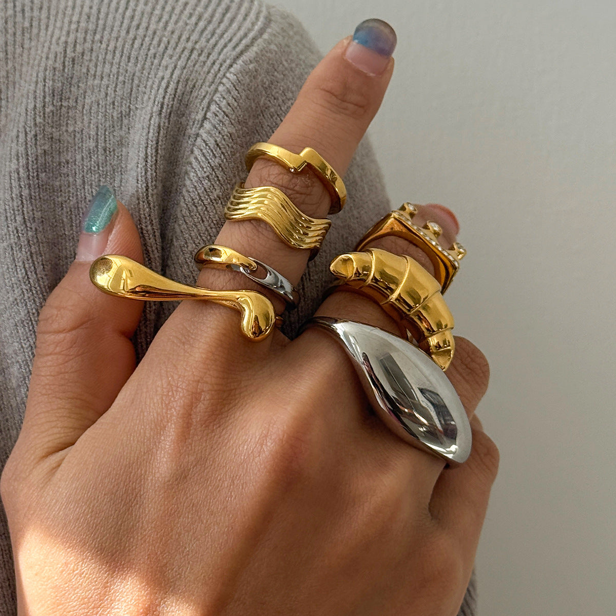 Stainless Steel 18K Gold PVD Croissant Ring