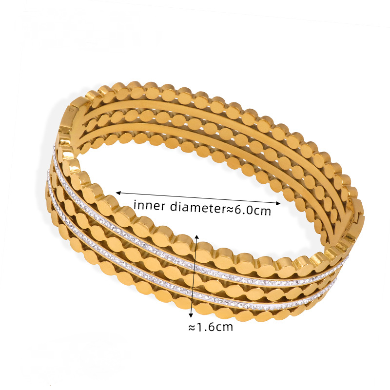 Retro Personalized Leaf Pattern Stainless Steel Bracelet
