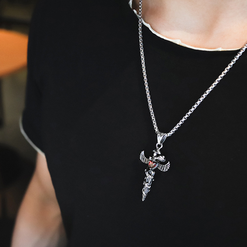 Collier épée ailée en acier inoxydable