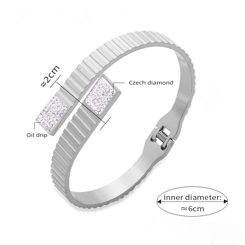 British Style Retro 18K Gold PVD Stainless Steel Bracelet