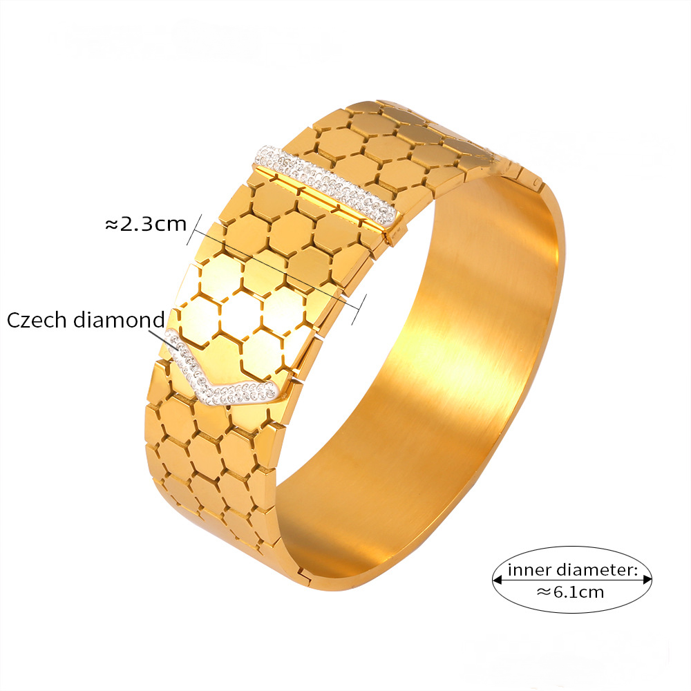 Stainless Steel 18K Gold PVD Niche Hollow Bracelet