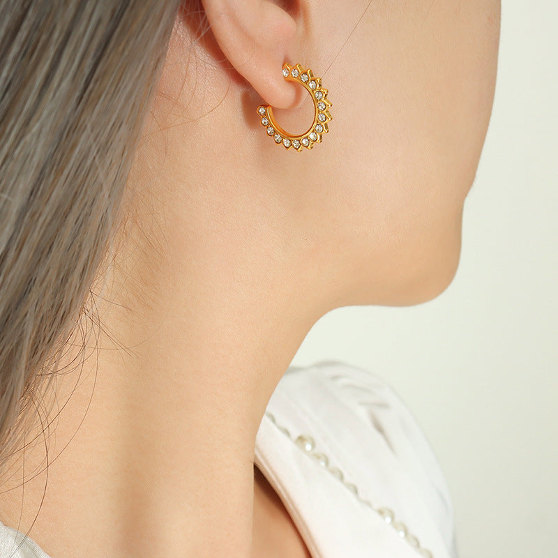 Inlaid Zircon Sun Pattern C Hoop Earrings