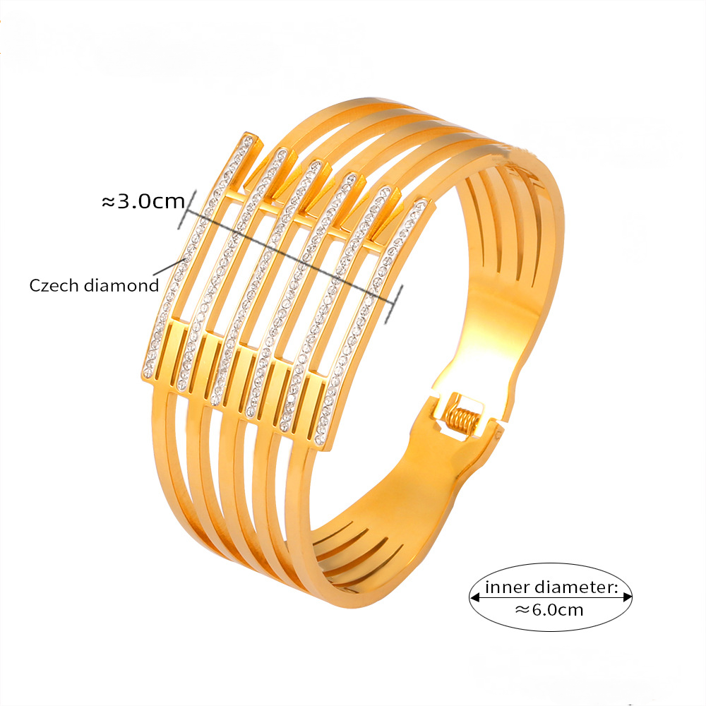 Stainless Steel 18K Gold PVD Niche Hollow Bracelet