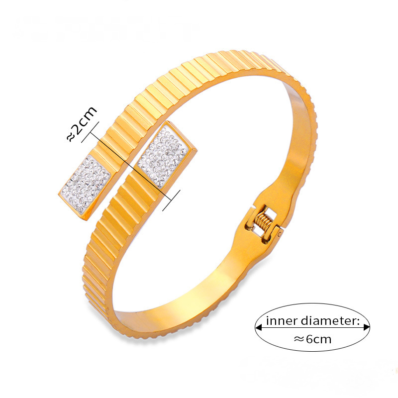 British Style Retro 18K Gold PVD Stainless Steel Bracelet