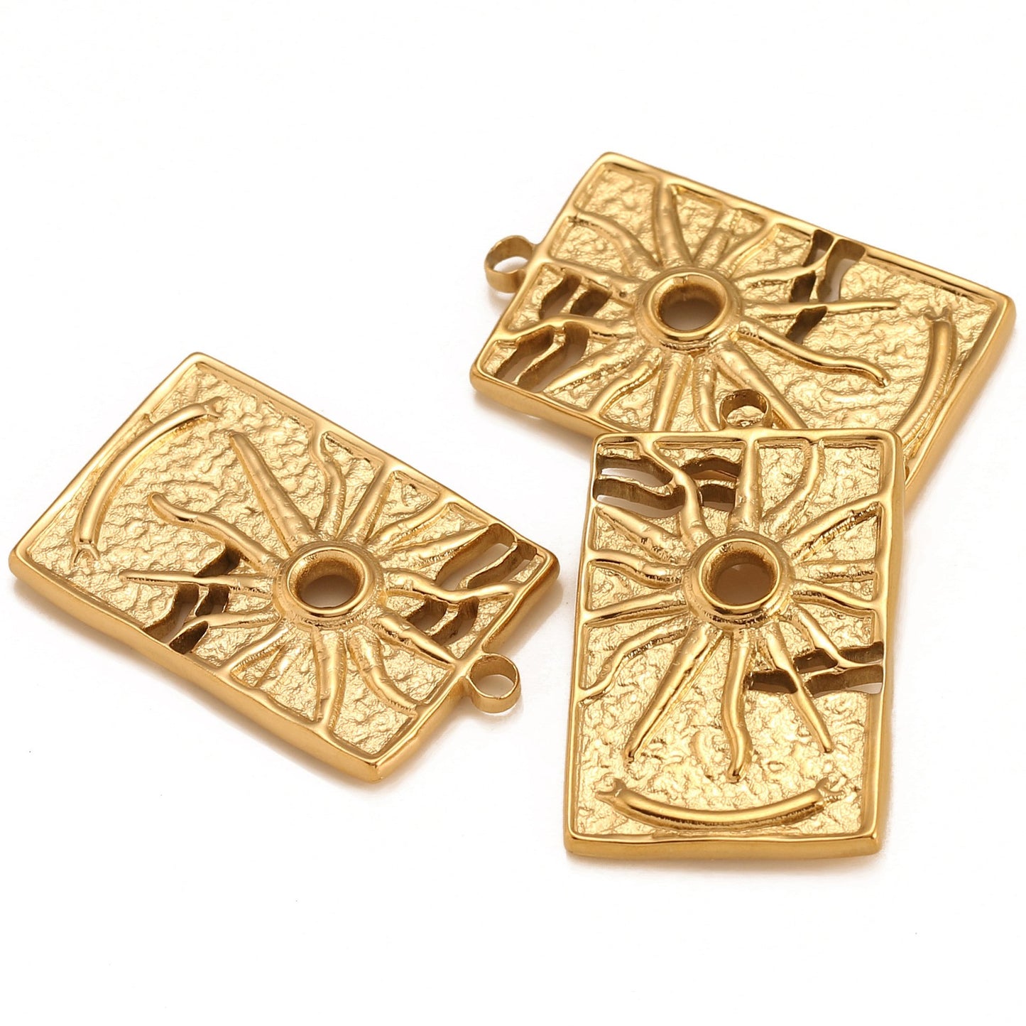 Pendentif carré creux en acier inoxydable en forme de soleil