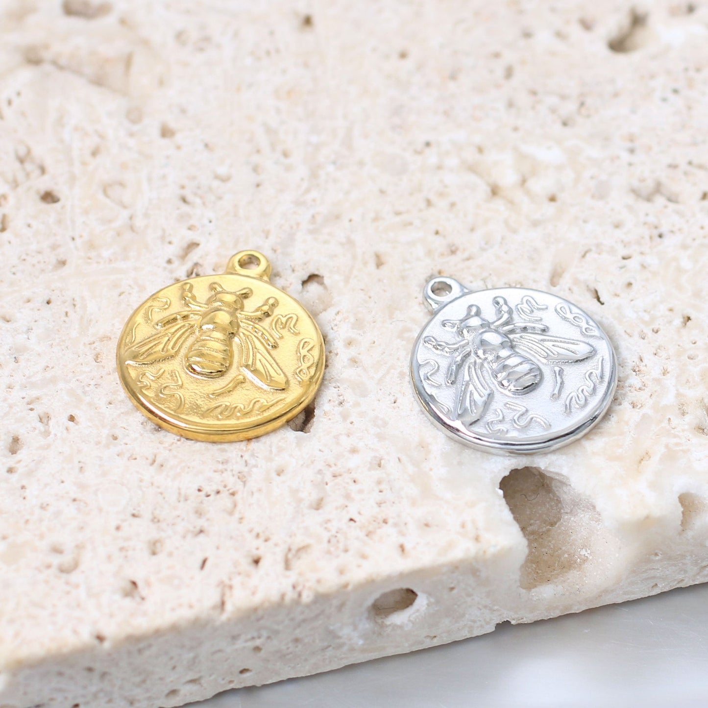 Stainless Steel Bee Pattern Round Pendant