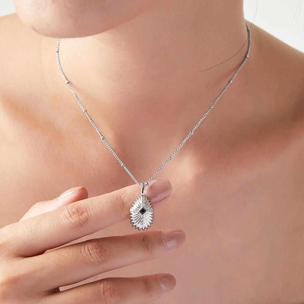 Shell Texture Inlay Cubic Zirconia Pendant Stainless Steel Necklace