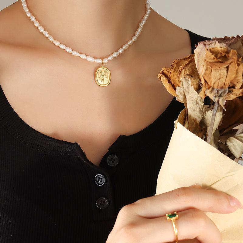 Sunflower Oval Pendant Freshwater Pearl Necklace